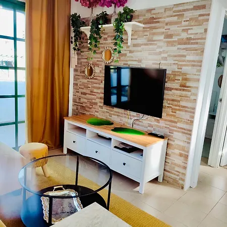 Laura Near Europa Center And Amadores Beach, Free Wifi Puerto Rico (Gran Canaria)