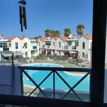 Apartment Laura Near Europa Center And Amadores Beach, Free Wifi *