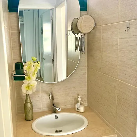 Apartment Laura Near Europa Center And Amadores Beach, Free Wifi *