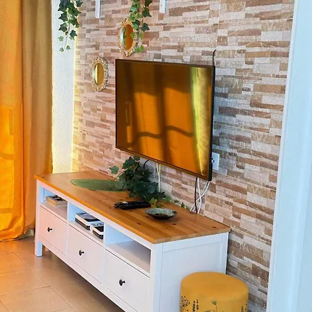 Laura Near Europa Center And Amadores Beach, Free Wifi Appartement *