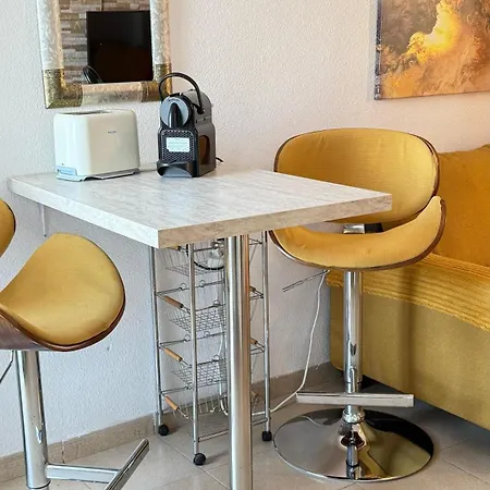 Laura Near Europa Center And Amadores Beach, Free Wifi Porto Rico